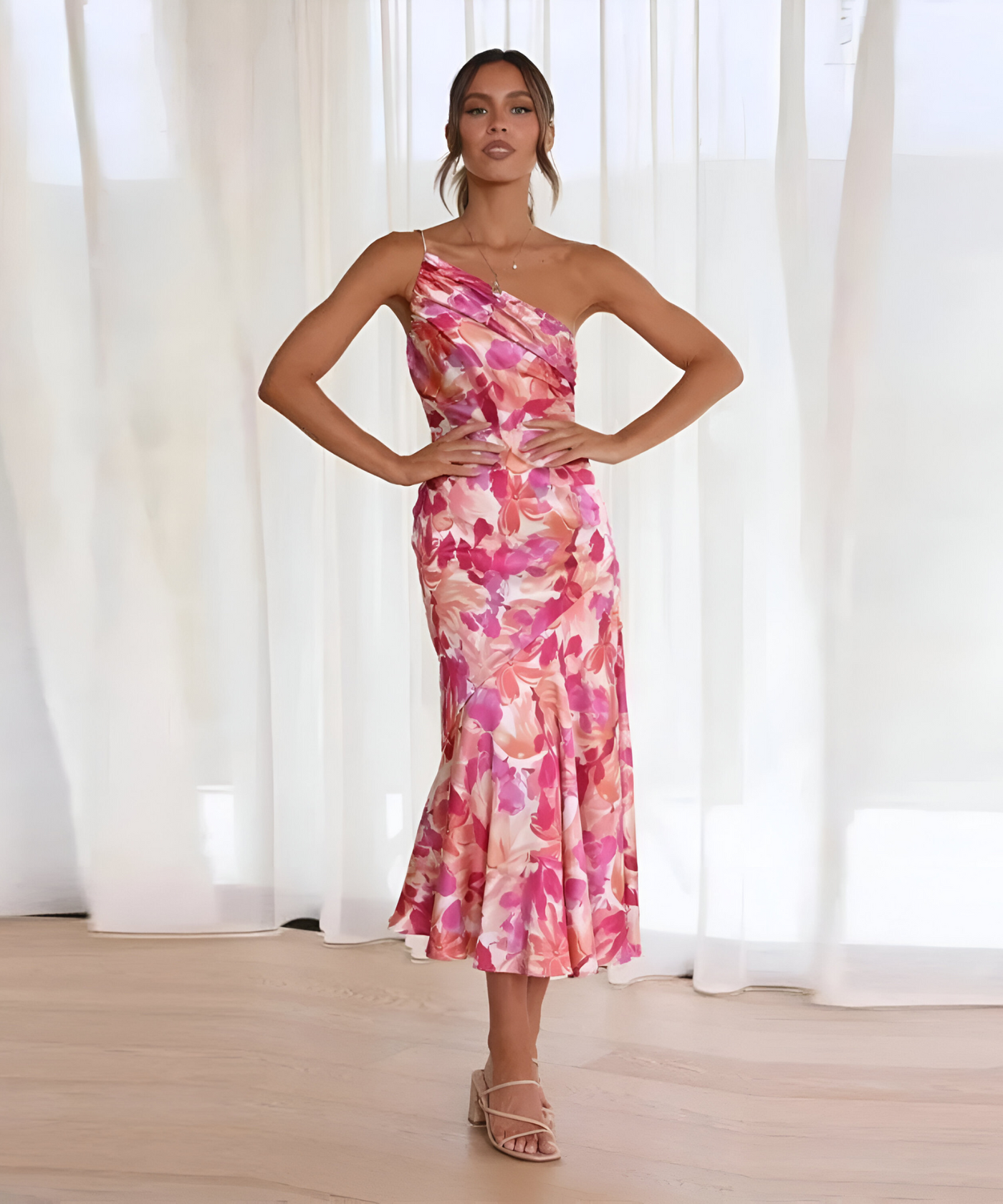 Laura™ | Abito a Spalla Unica con Fiori