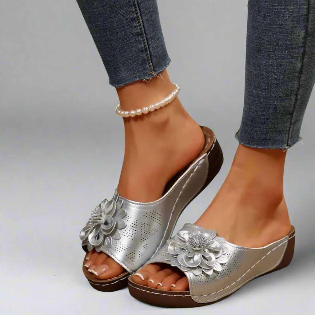 Jolanda | Eleganti sandali ortopedici con motivo floreale