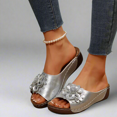 Jolanda | Eleganti sandali ortopedici con motivo floreale