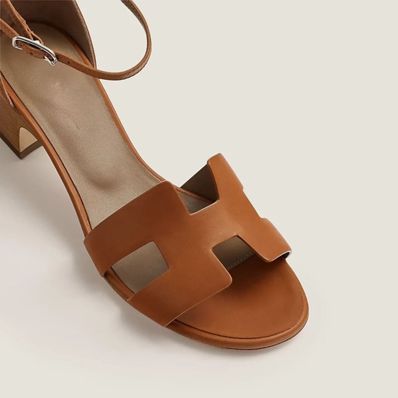 CHLOÉ | ELEGANT SANDALS
