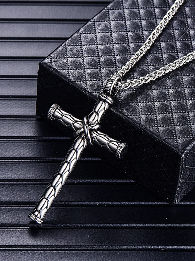 Collana vintage con pendente a forma di croce