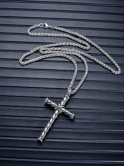 Collana vintage con pendente a forma di croce