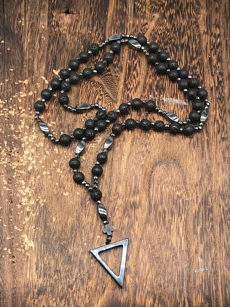 Collana con pendente a croce in pietra naturale