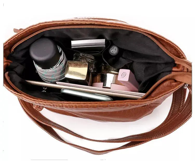 Zoes zeitlose Eleganz | Leder Schultertasche