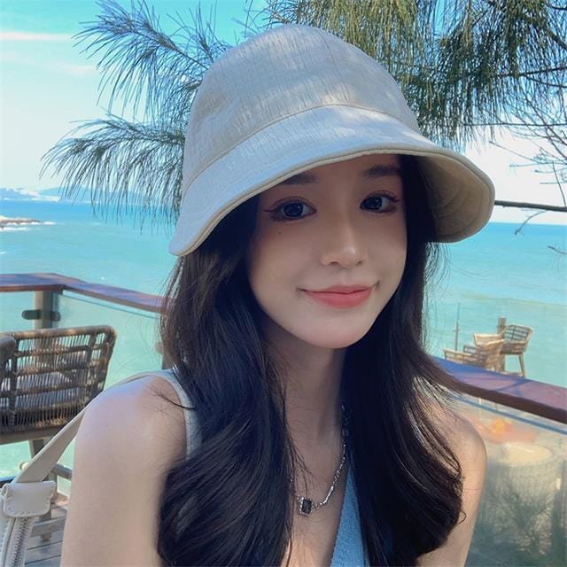 Capello AntiUV+ – Protezione Ottimale con Effetto Viso Definito